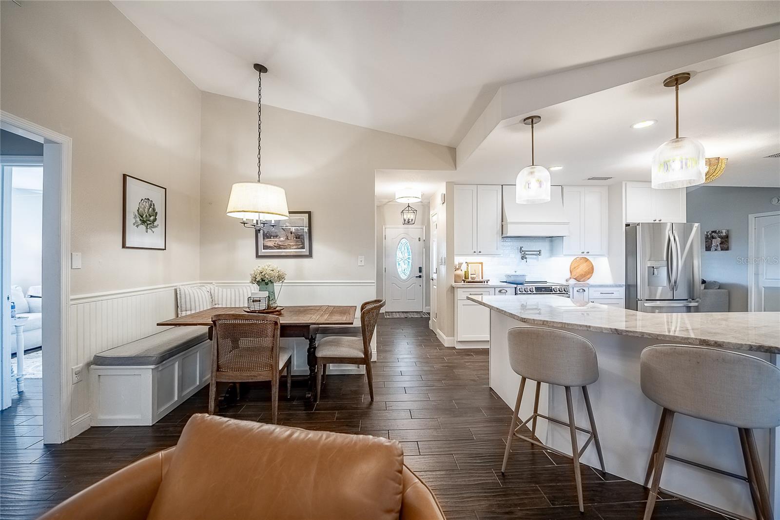 Image 28 of 52 For 1484 Shorewood Court