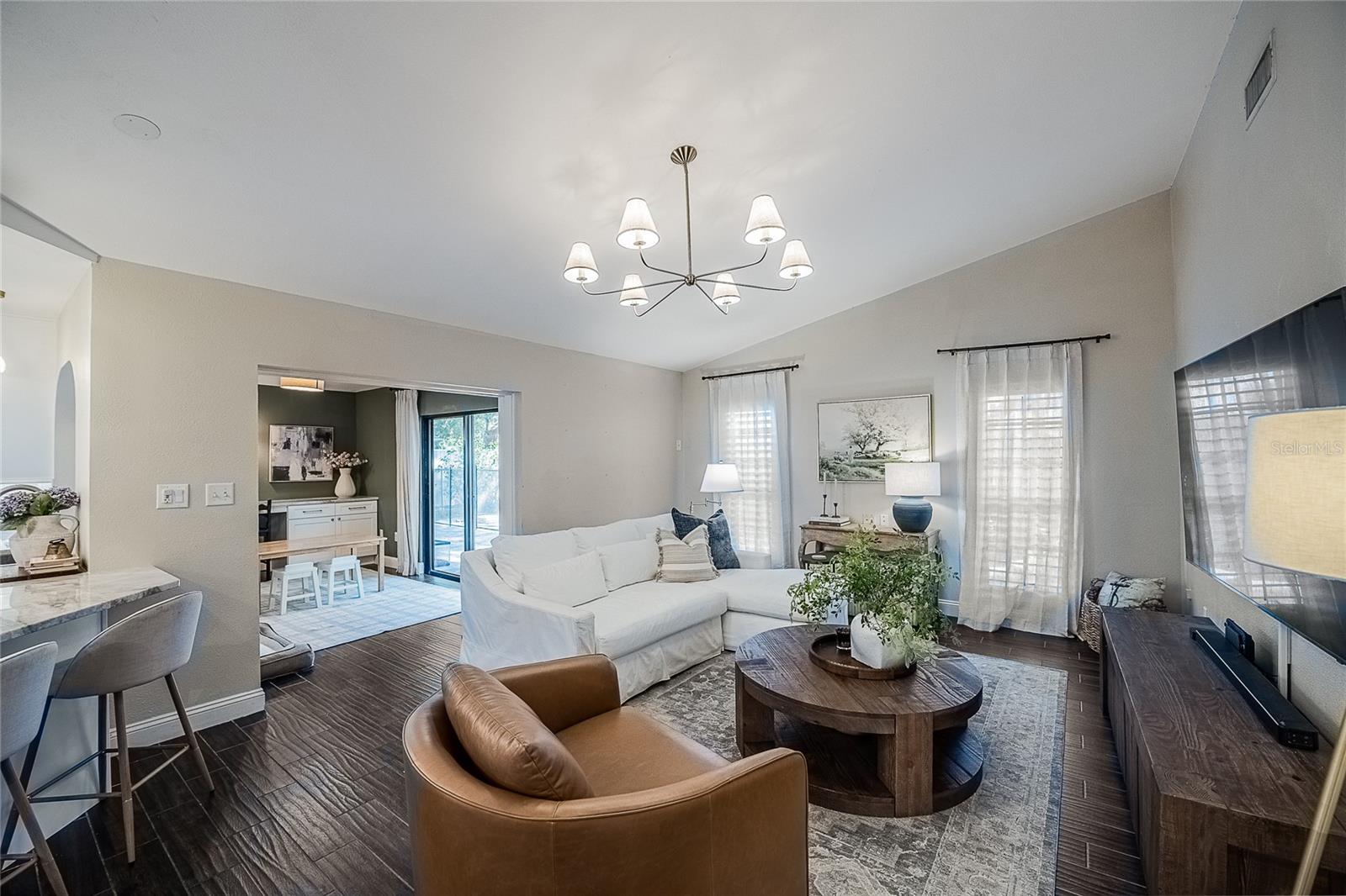 Image 31 of 52 For 1484 Shorewood Court