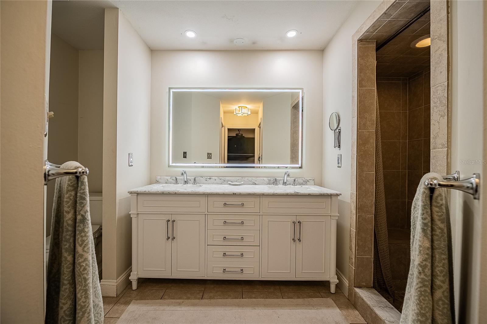 Image 35 of 52 For 1484 Shorewood Court