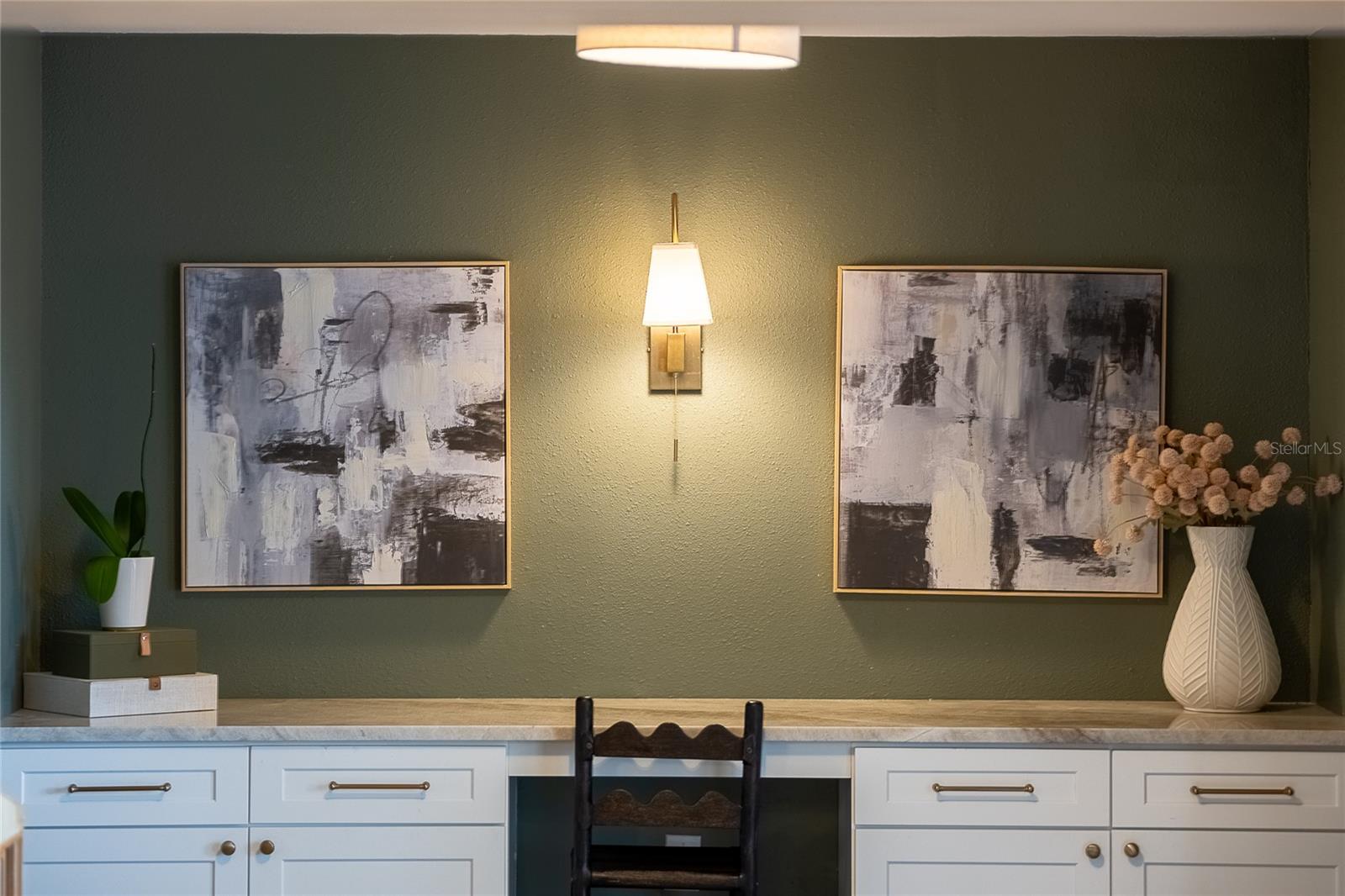 Image 39 of 52 For 1484 Shorewood Court