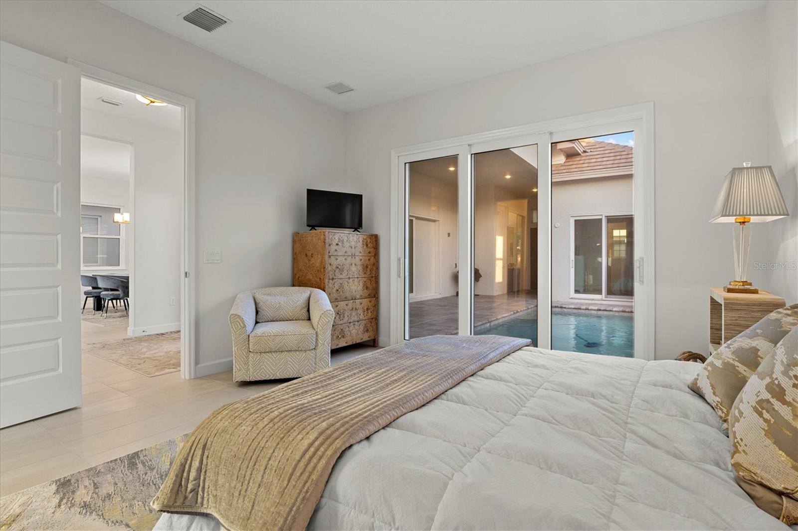 Image 26 of 44 For 168 Hampton Loop