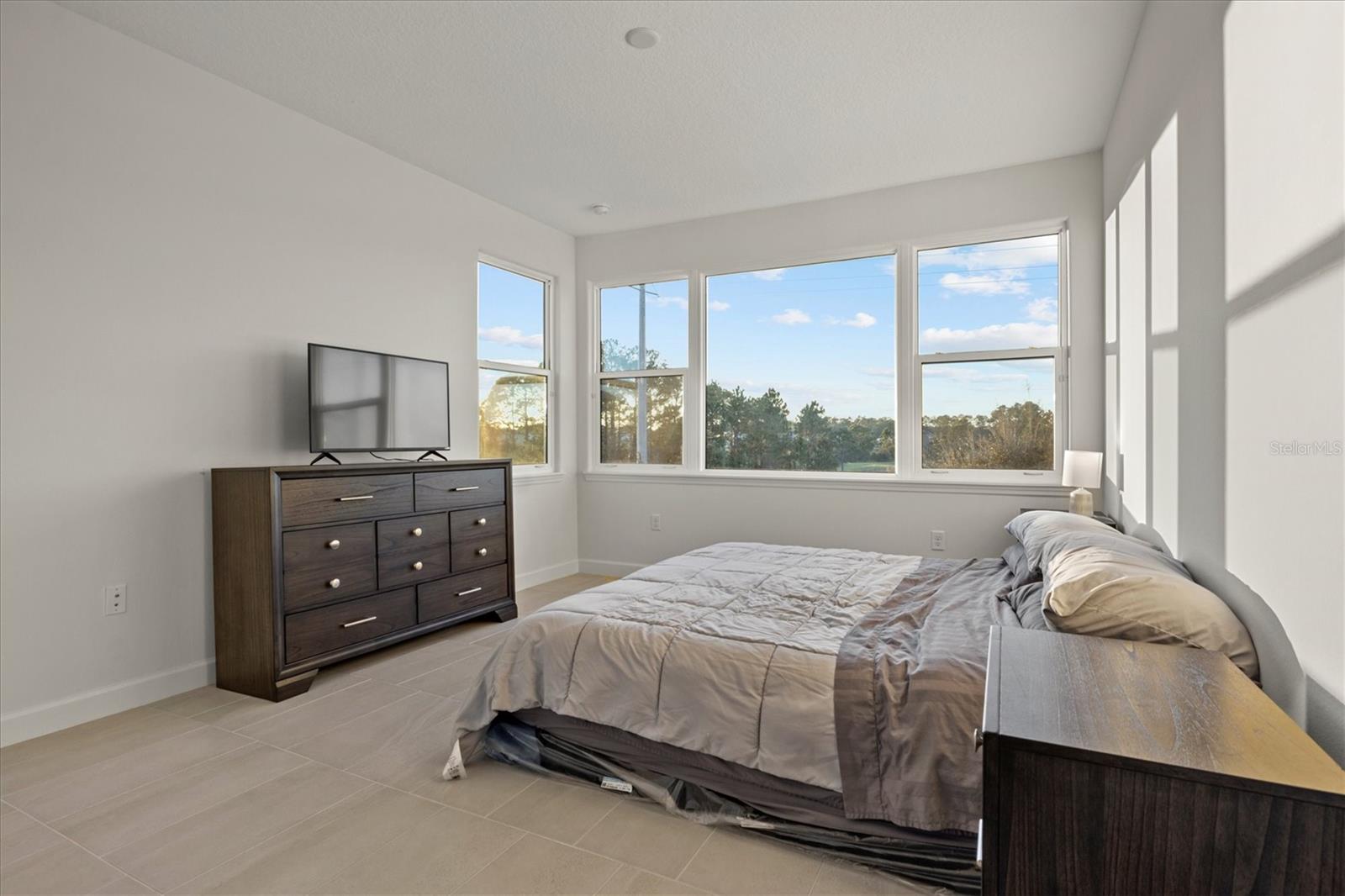 Image 34 of 44 For 168 Hampton Loop