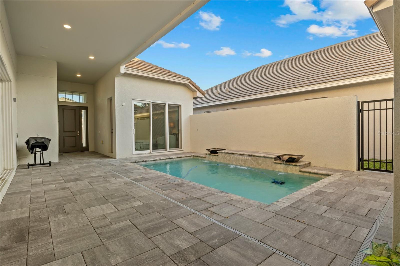 Image 5 of 44 For 168 Hampton Loop