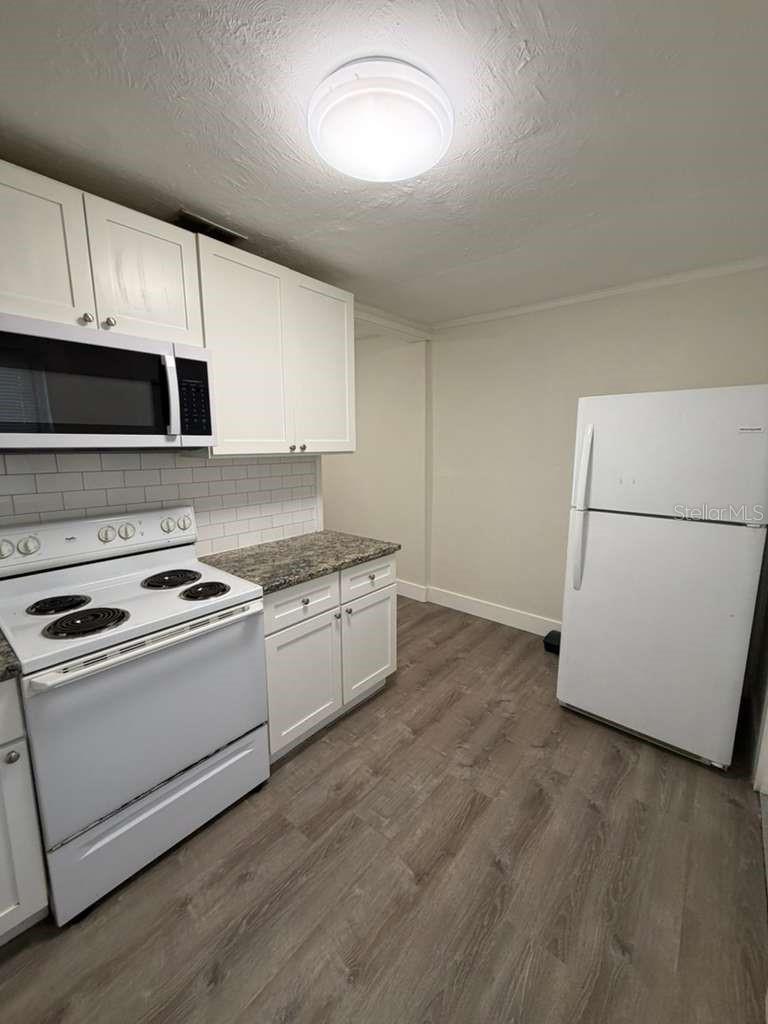 Image 7 of 18 For 3404 33rd Avenue