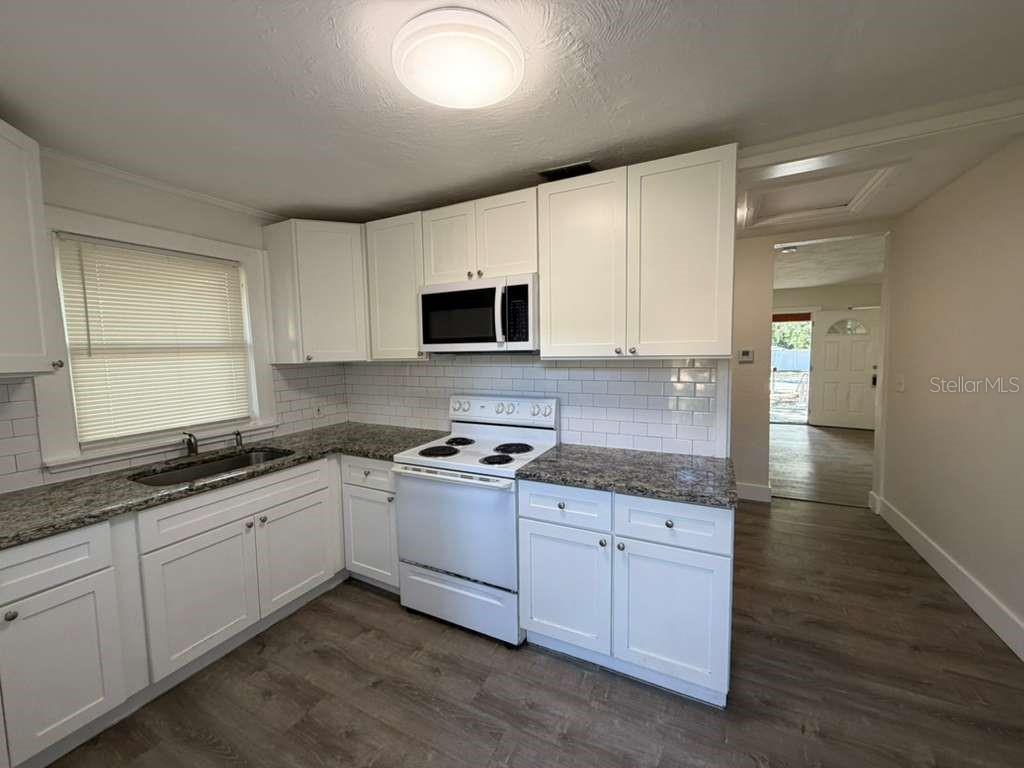 Image 8 of 18 For 3404 33rd Avenue