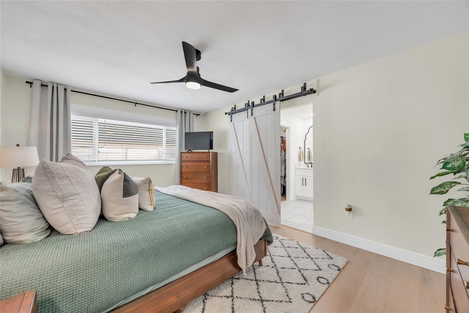 Listing photo id 23 for 1917 Hewett Lane