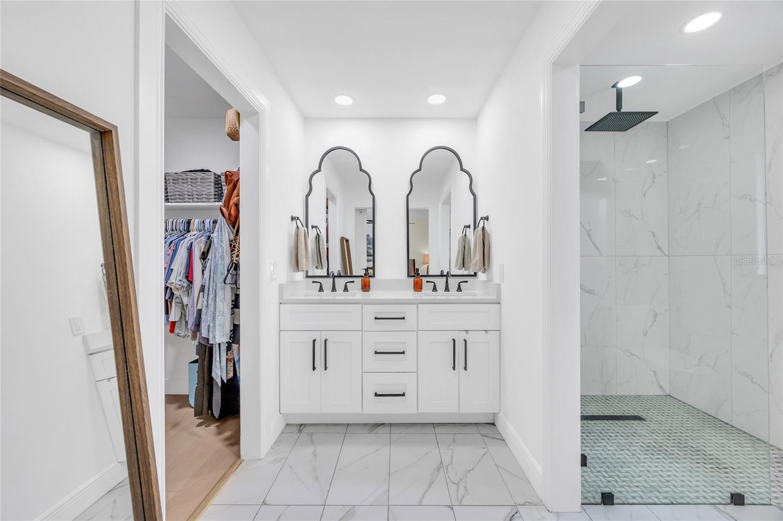 Listing photo id 24 for 1917 Hewett Lane