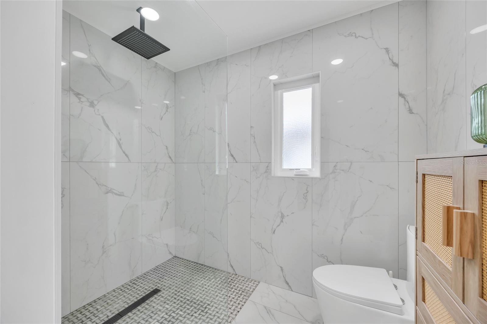 Listing photo id 26 for 1917 Hewett Lane