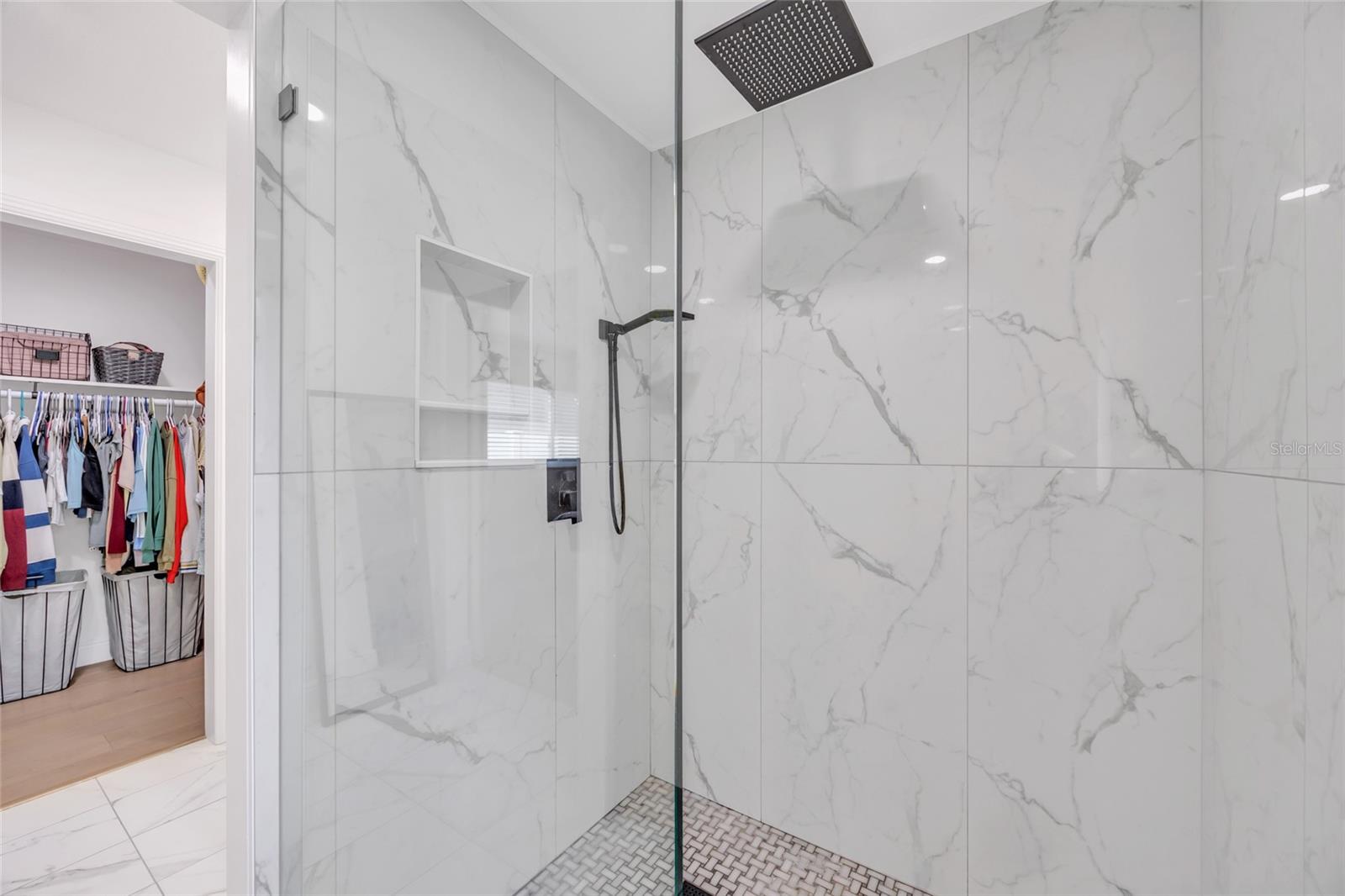 Listing photo id 27 for 1917 Hewett Lane