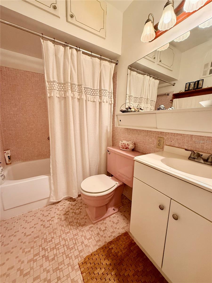 Image 19 of 35 For 1700 6th Street Nw C1