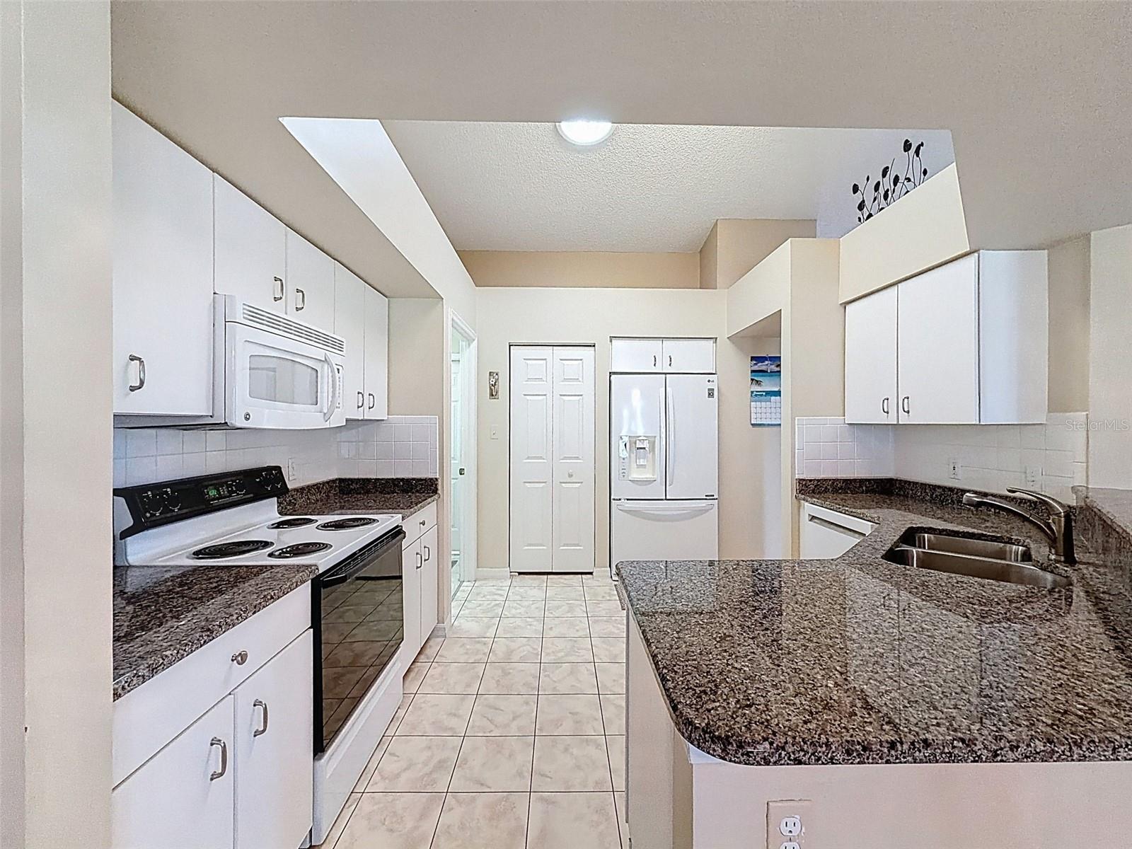 Image 11 of 52 For 5865 Macaw Place