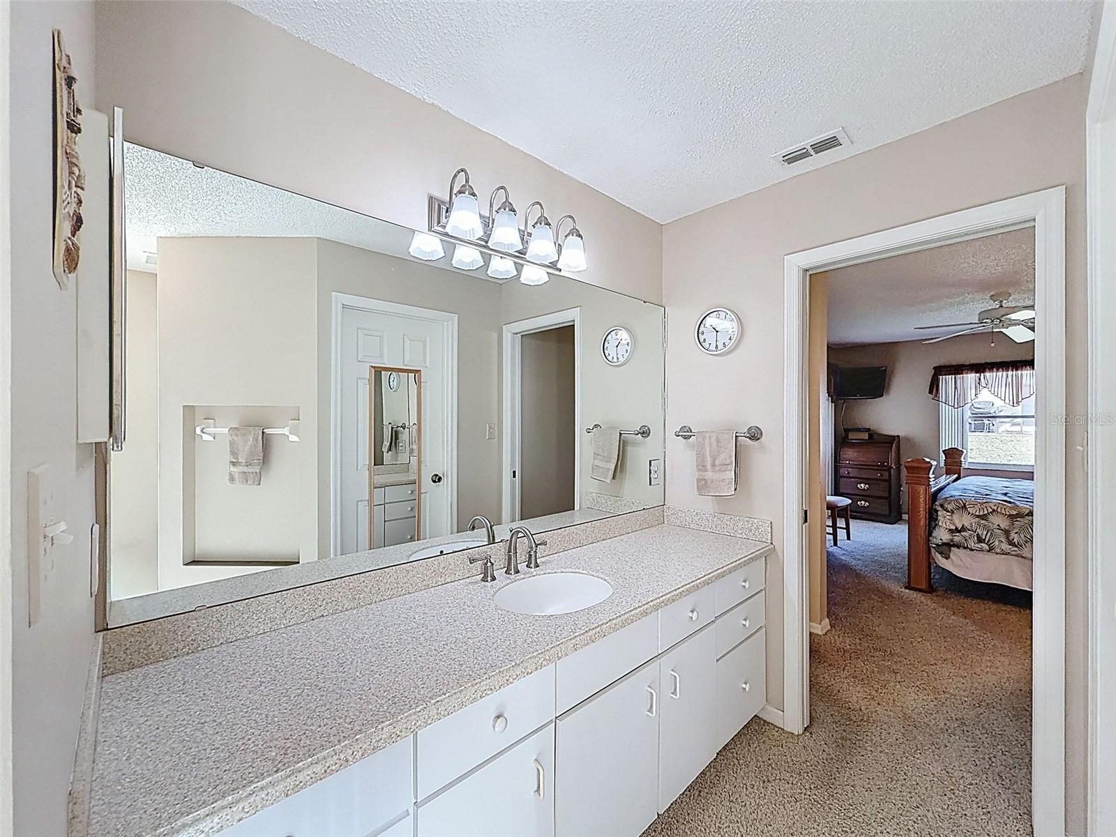 Image 18 of 52 For 5865 Macaw Place