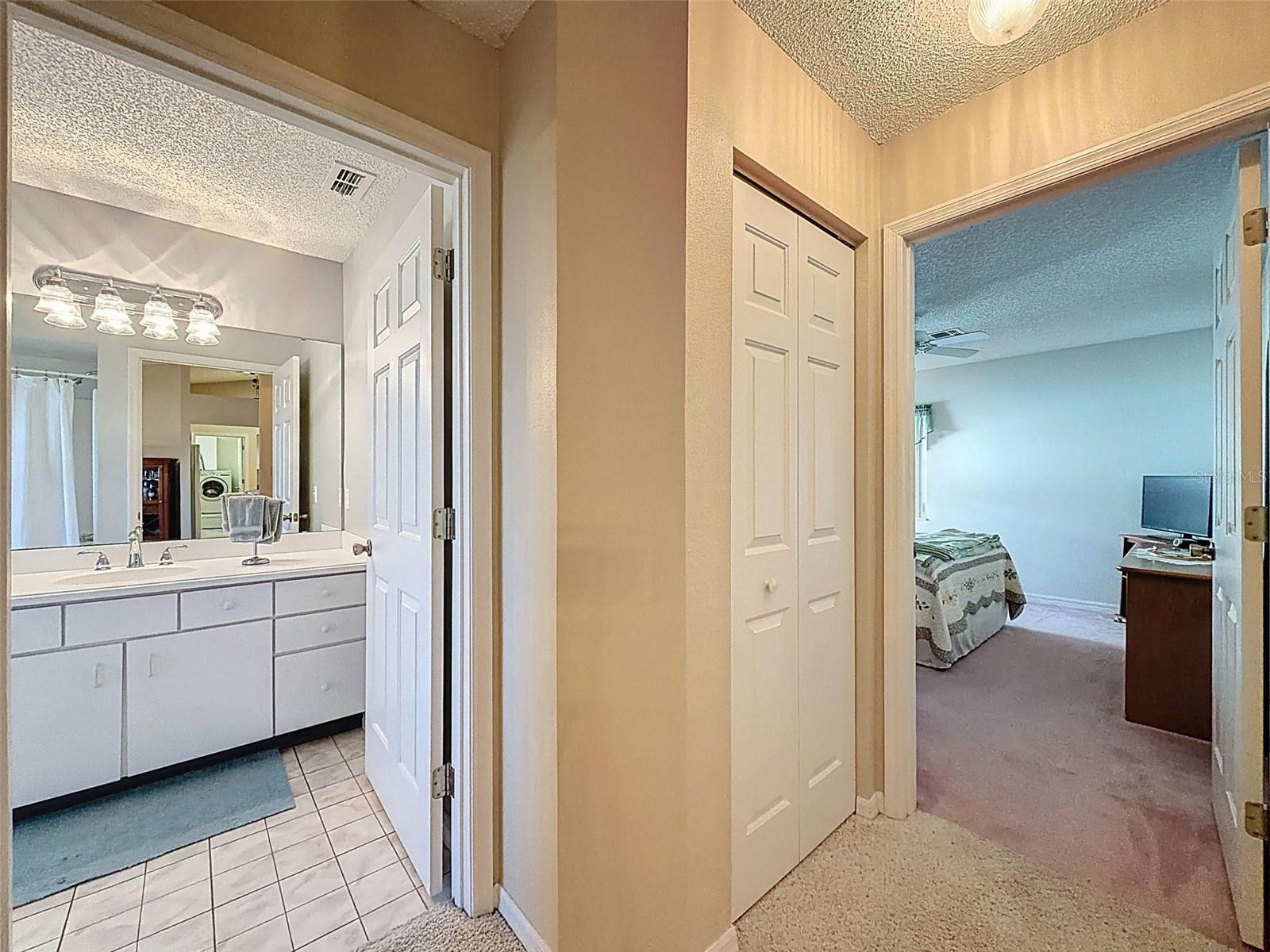 Image 19 of 52 For 5865 Macaw Place