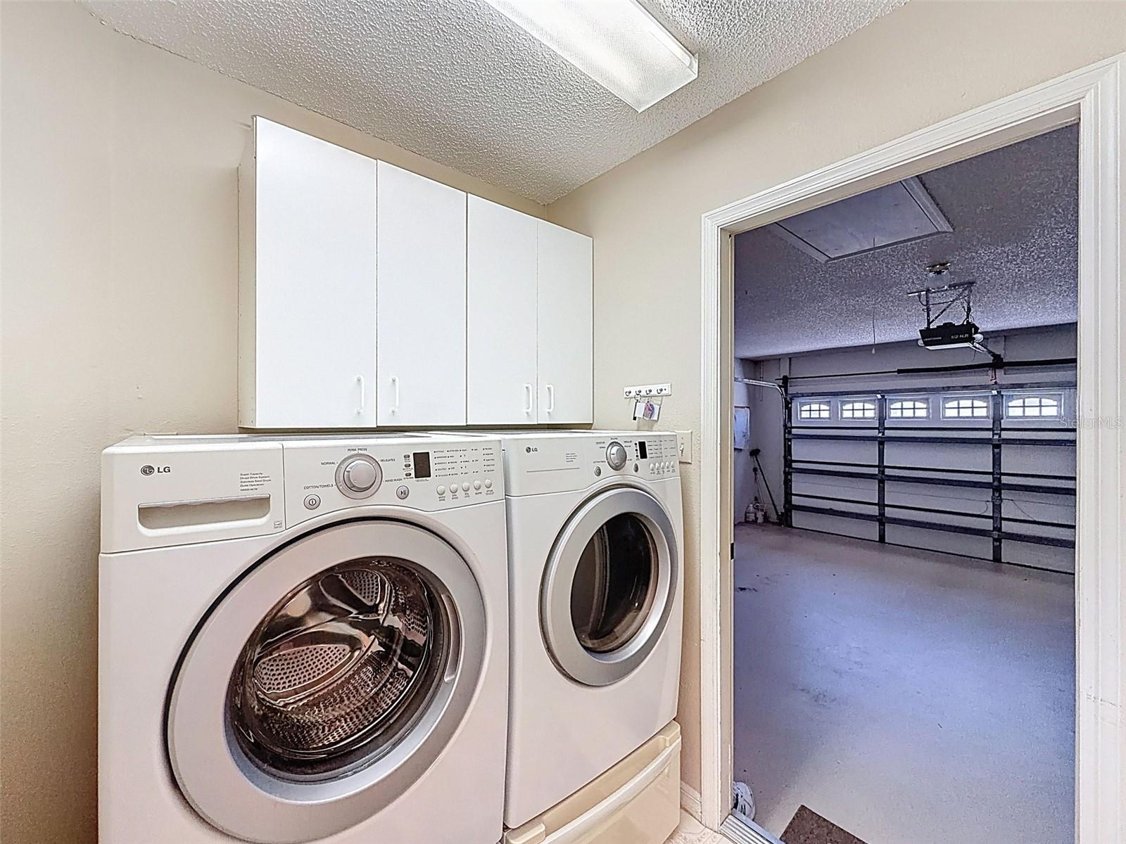 Image 27 of 52 For 5865 Macaw Place