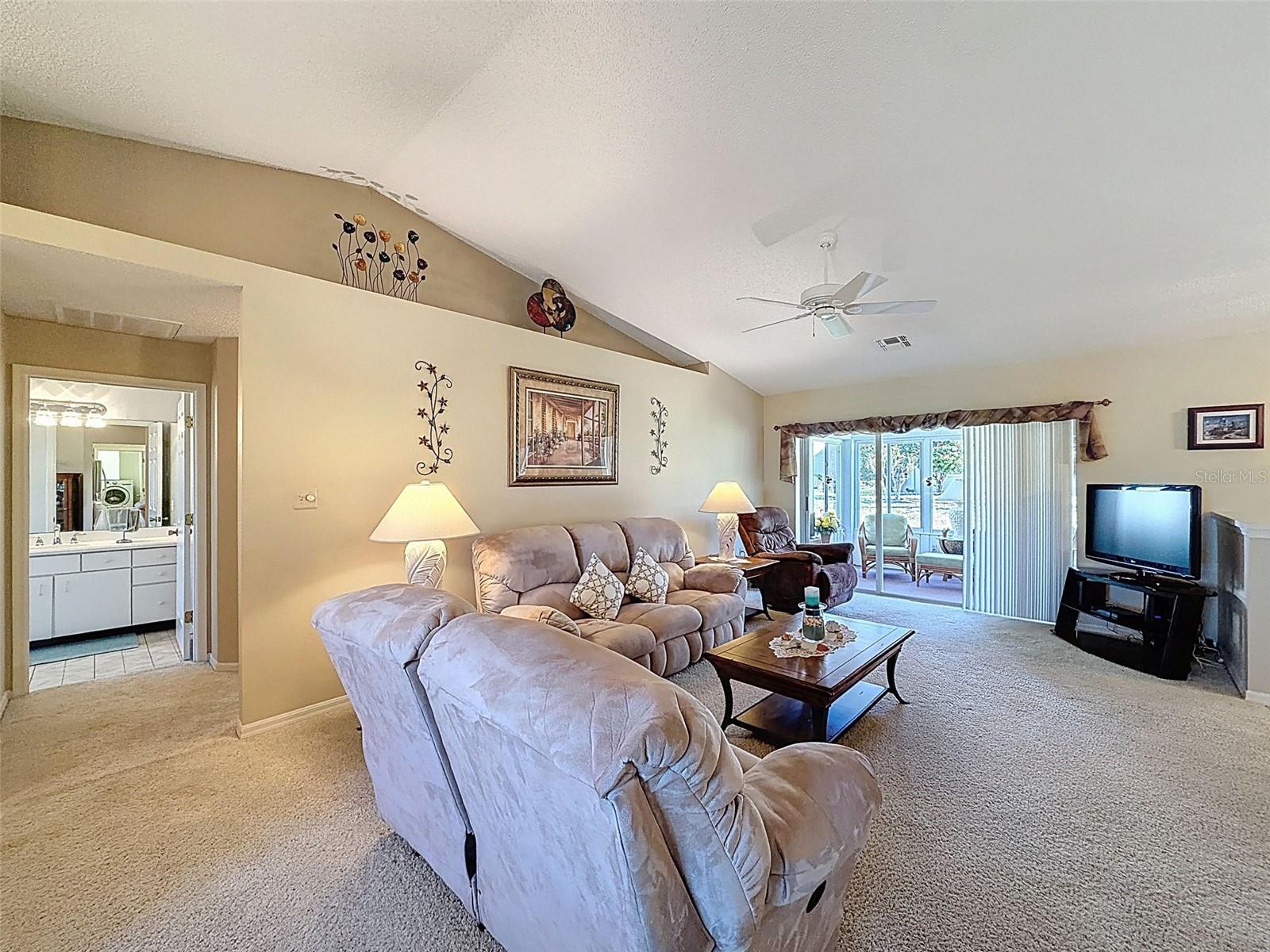 Image 7 of 52 For 5865 Macaw Place