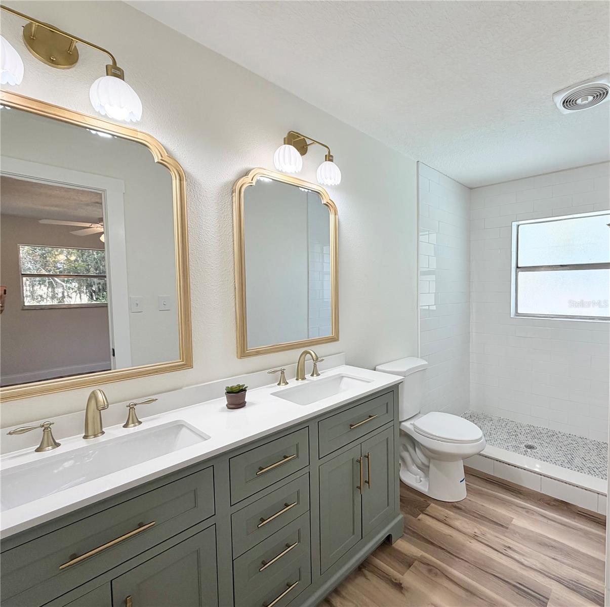 Image 25 of 33 For 1624 Leslie Drive