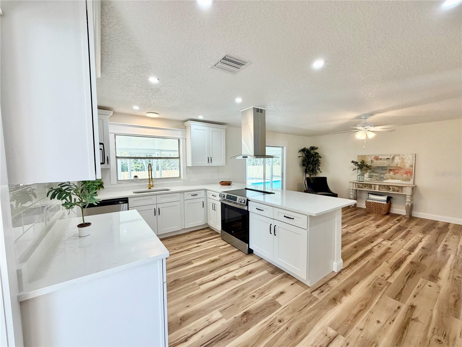 Image 9 of 33 For 1624 Leslie Drive