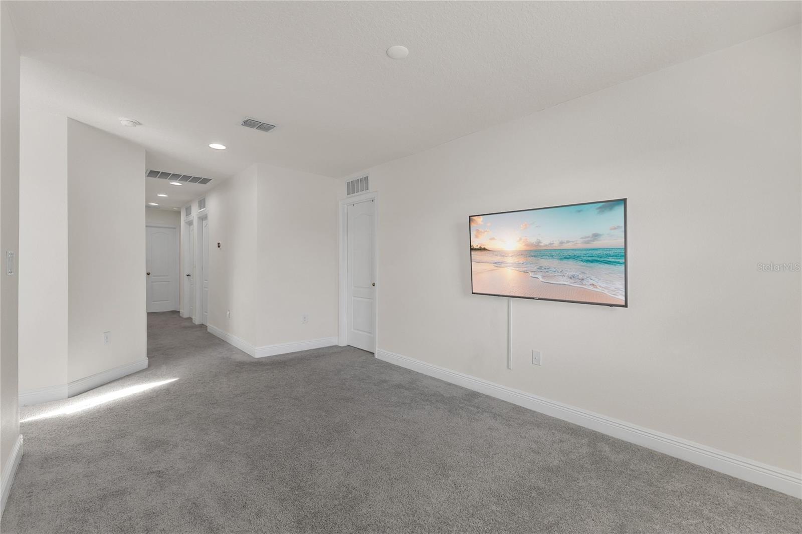 Image 16 of 28 For 4424 Silver Creek Street