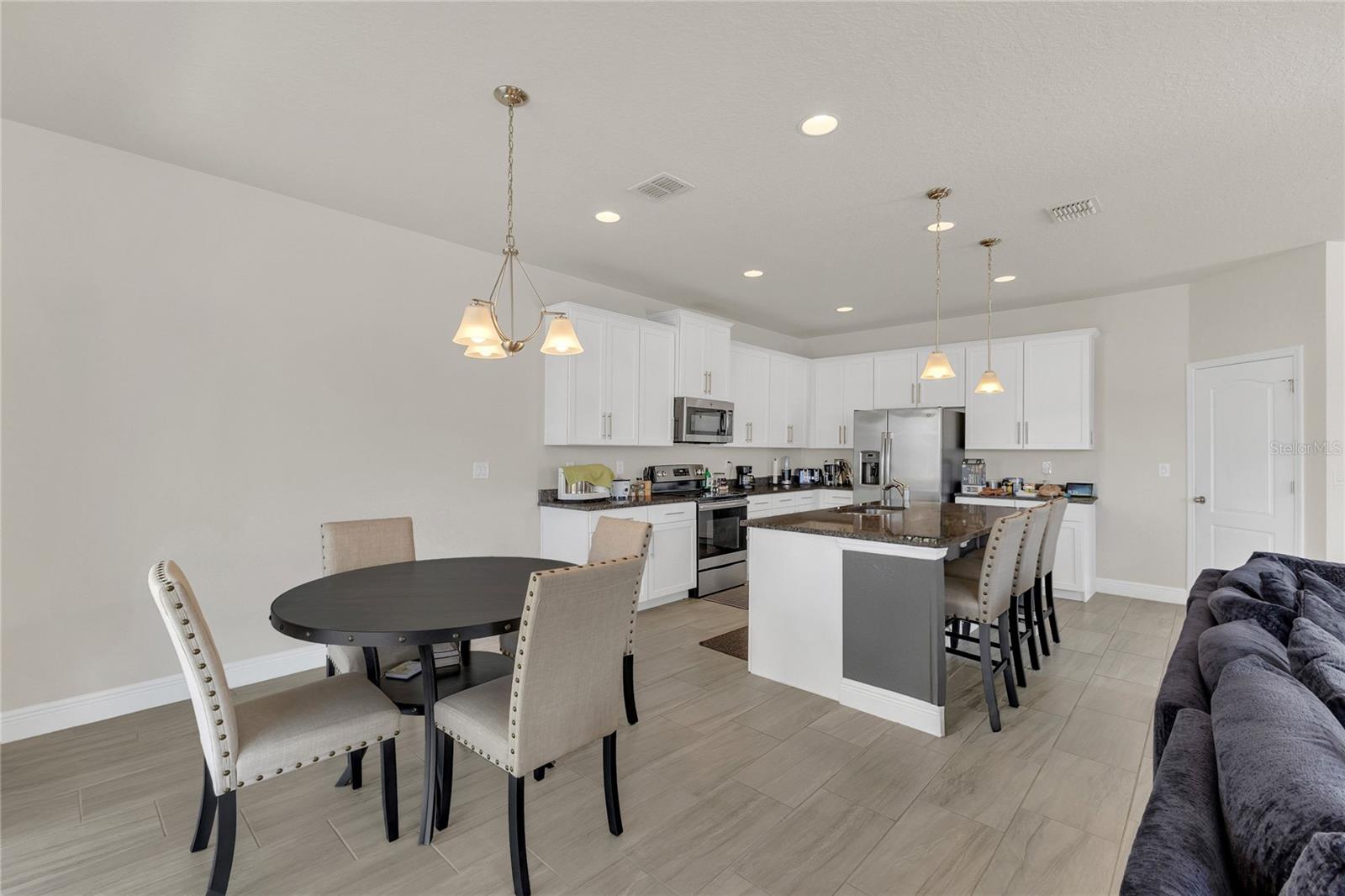 Image 8 of 28 For 4424 Silver Creek Street