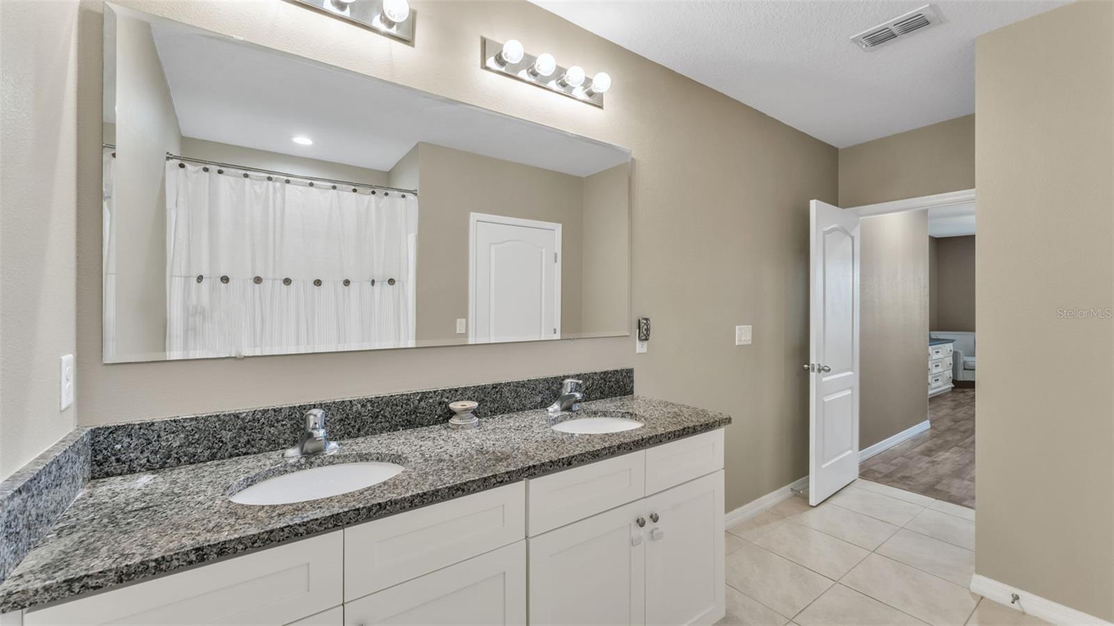 Image 17 of 32 For 198 St Thomas Drive