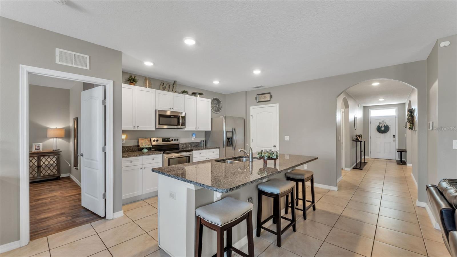 Image 3 of 32 For 198 St Thomas Drive