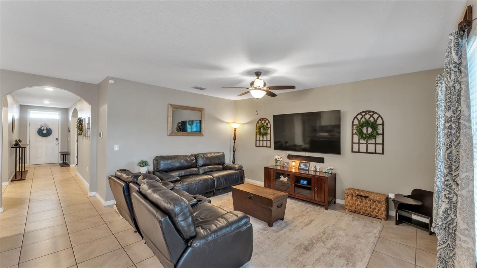 Image 9 of 32 For 198 St Thomas Drive