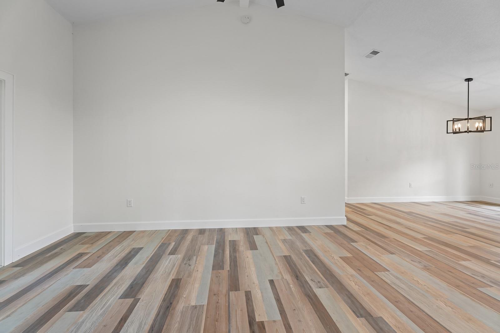 Image 10 of 62 For 1944 Vista View Drive