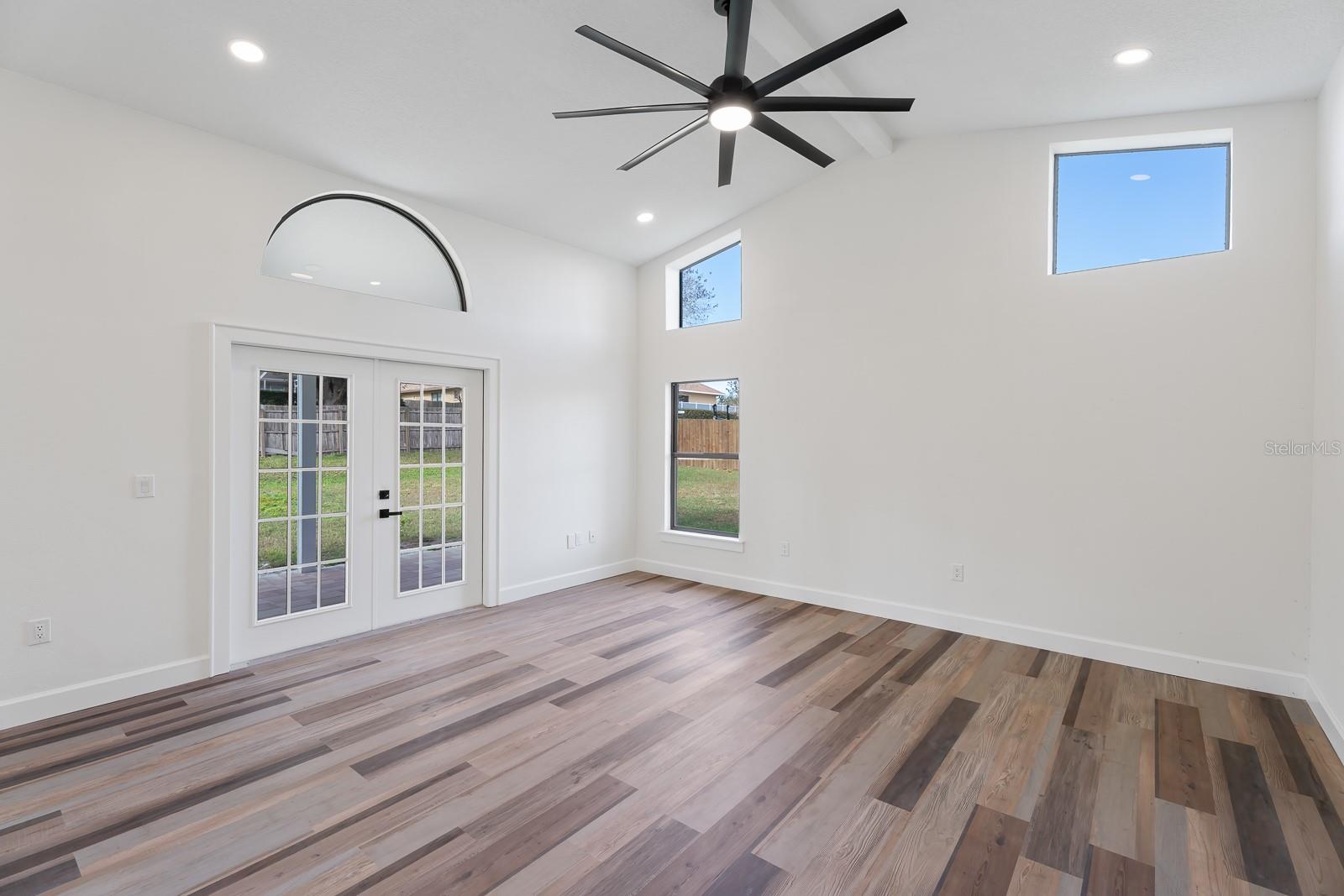 Image 20 of 62 For 1944 Vista View Drive