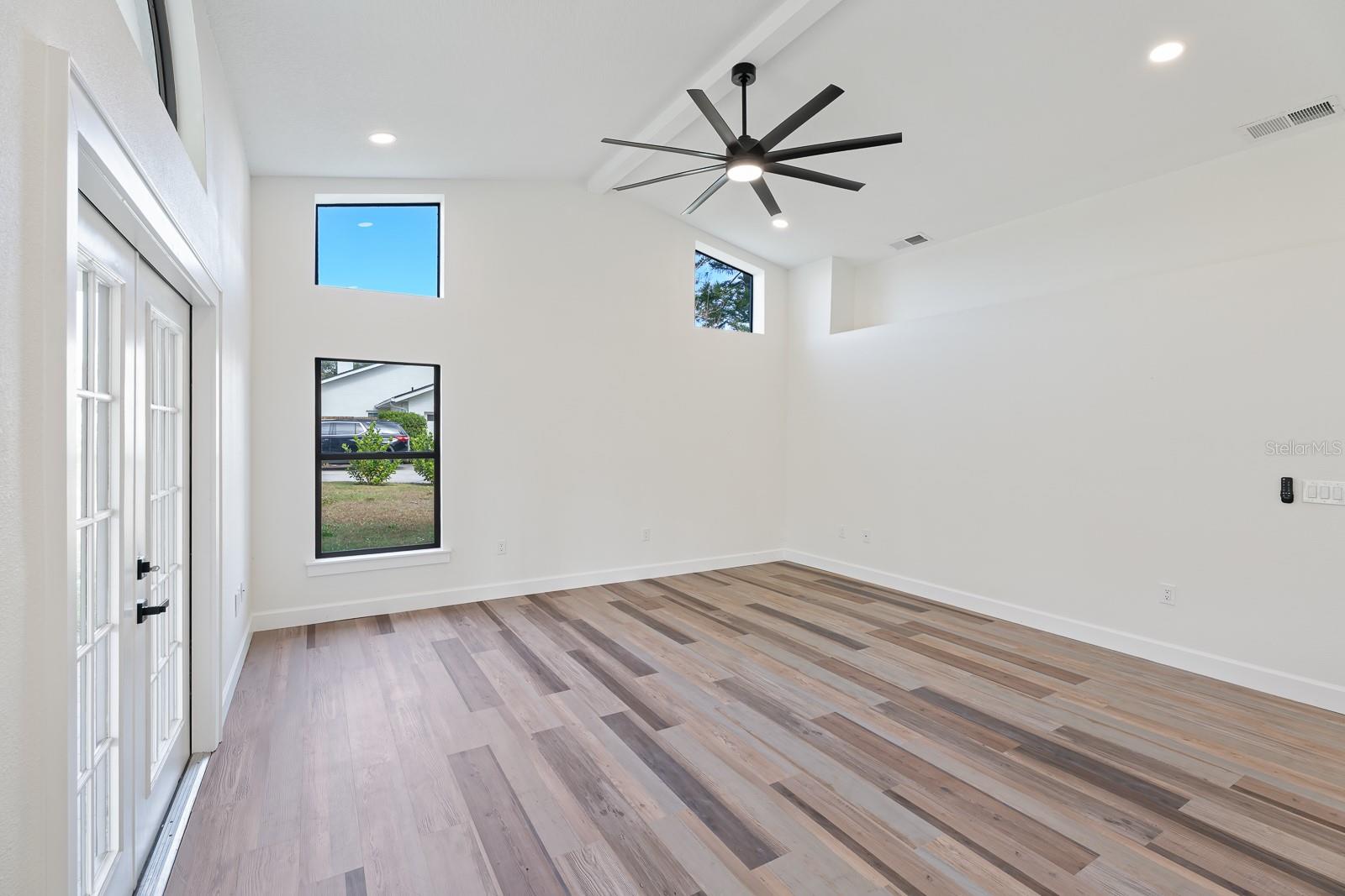 Image 21 of 62 For 1944 Vista View Drive