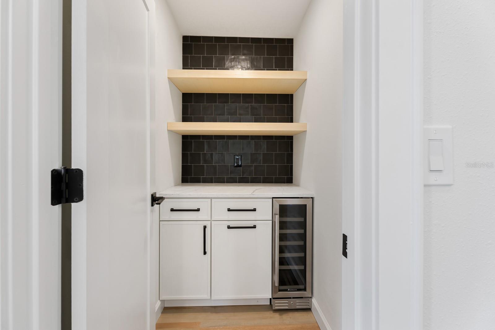 Image 23 of 62 For 1944 Vista View Drive