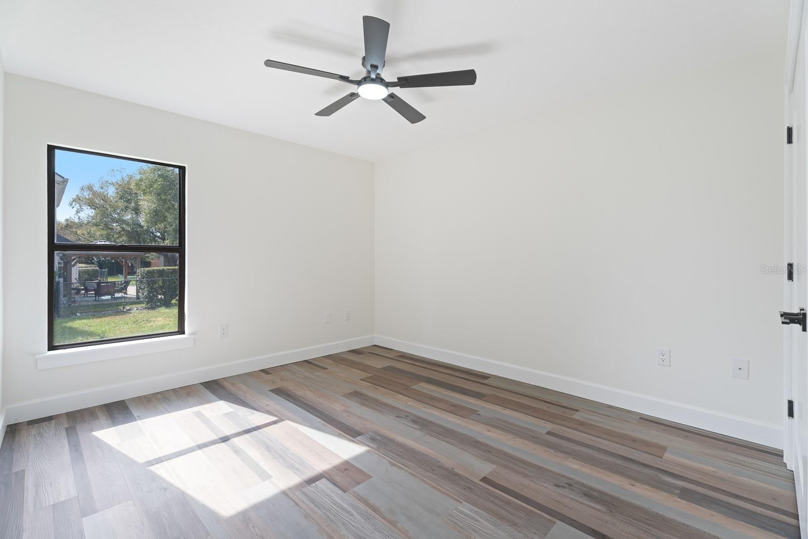 Image 36 of 62 For 1944 Vista View Drive