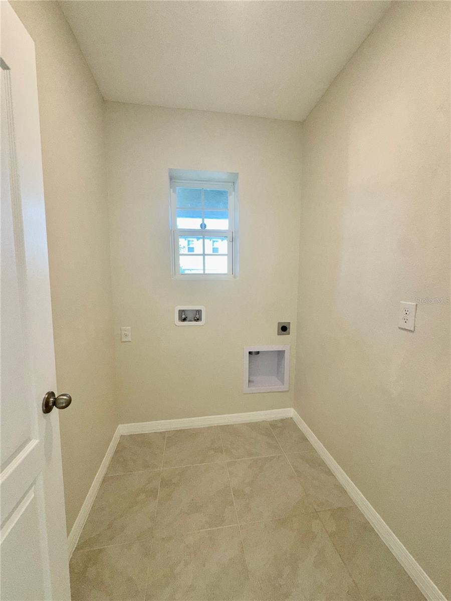 Image 27 of 39 For 309 Gina Lane