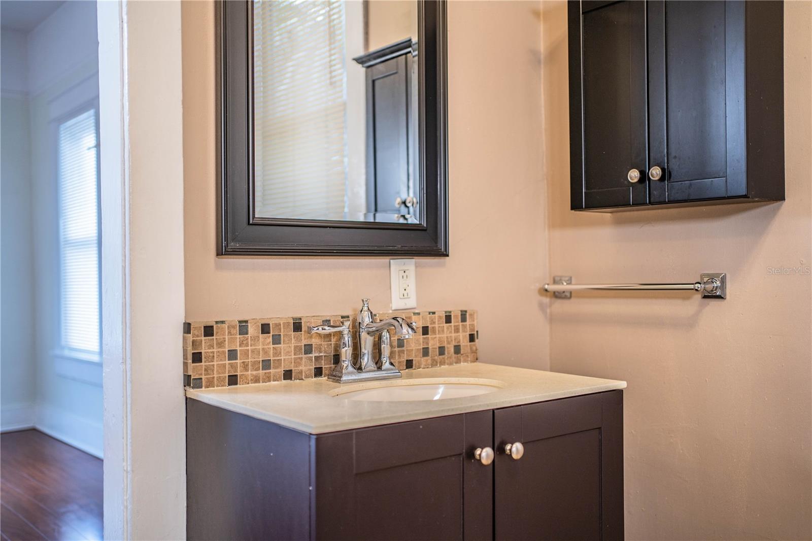 Listing photo id 20 for 1919 North A Street