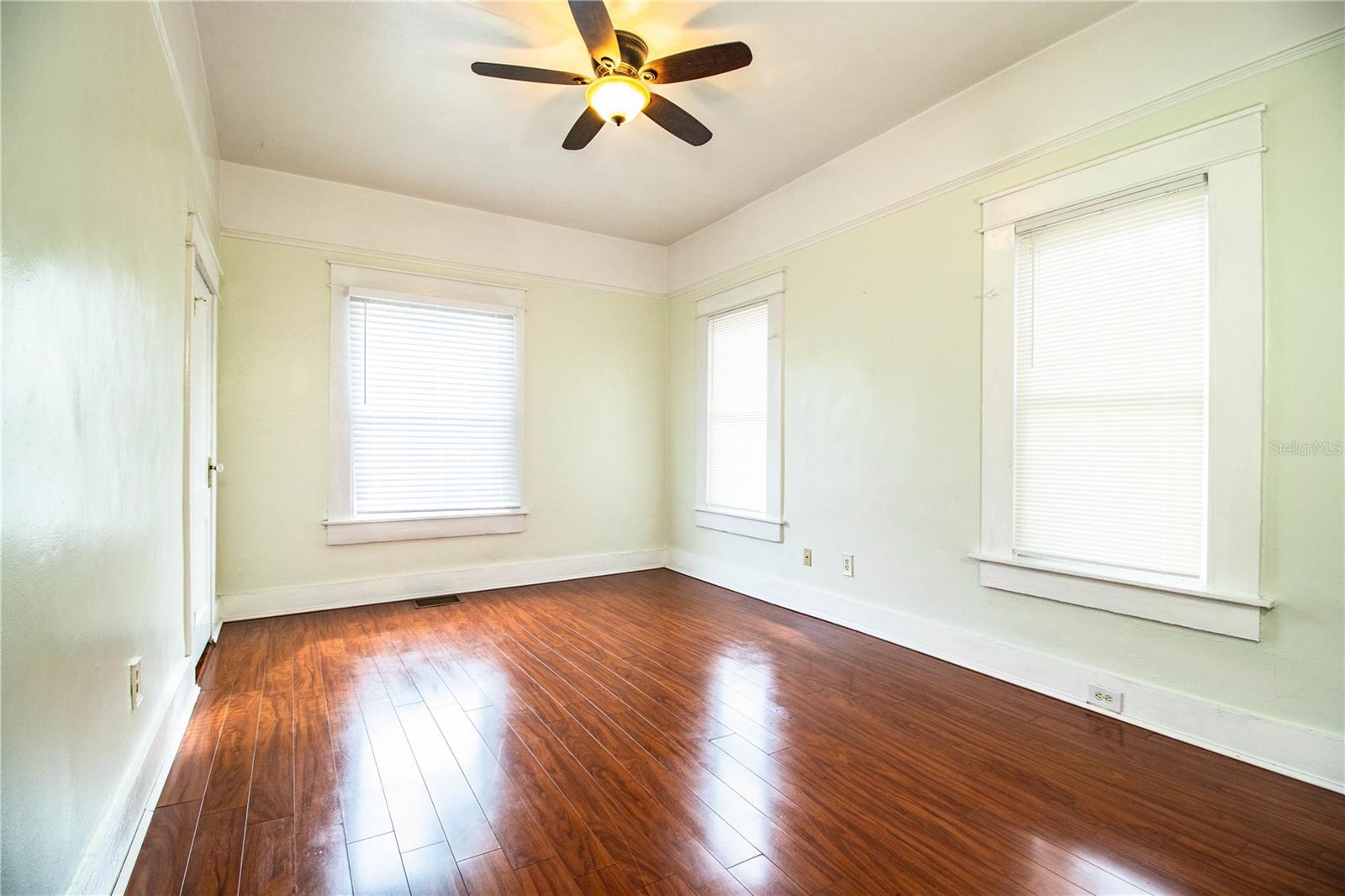 Listing photo id 22 for 1919 North A Street