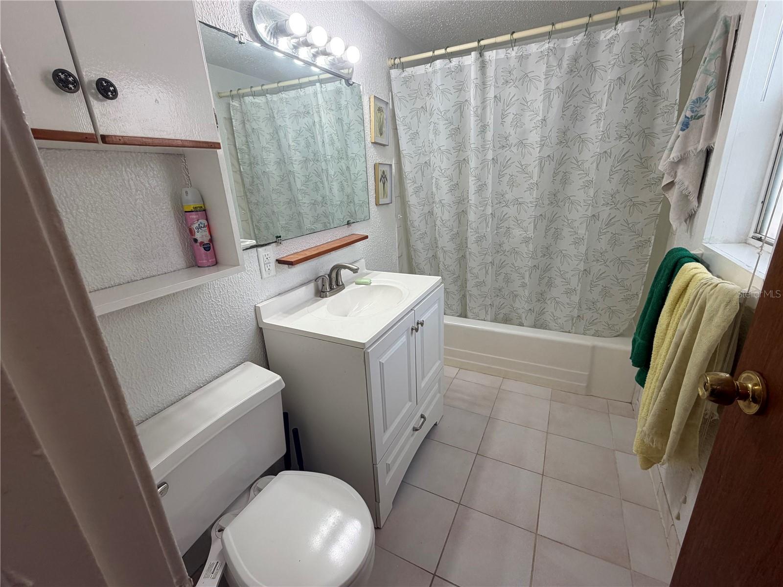 Listing photo id 43 for 1919 North A Street