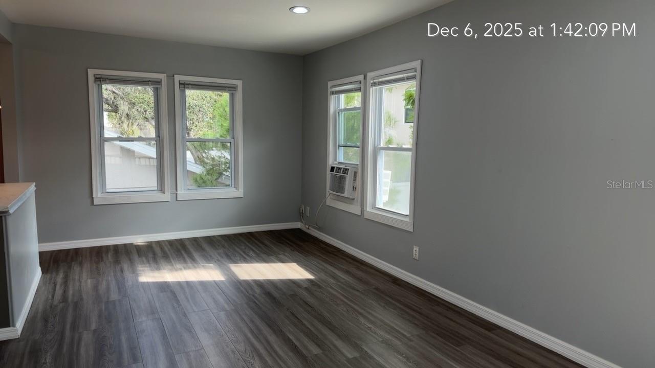 Listing photo id 52 for 1919 North A Street