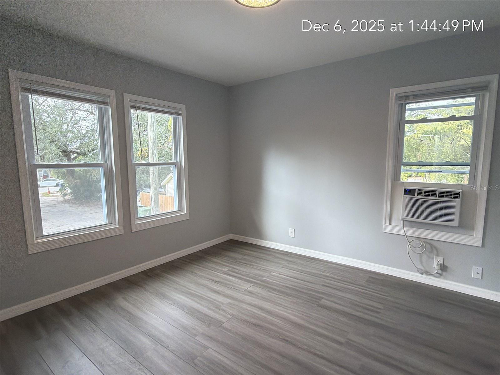 Listing photo id 73 for 1919 North A Street