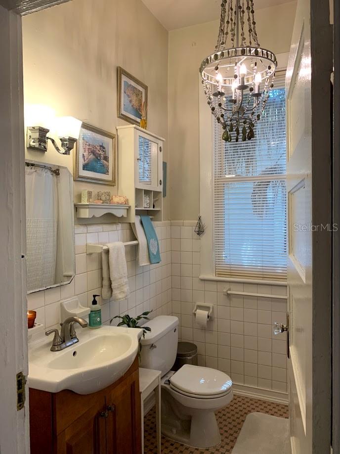 Listing photo id 81 for 1919 North A Street