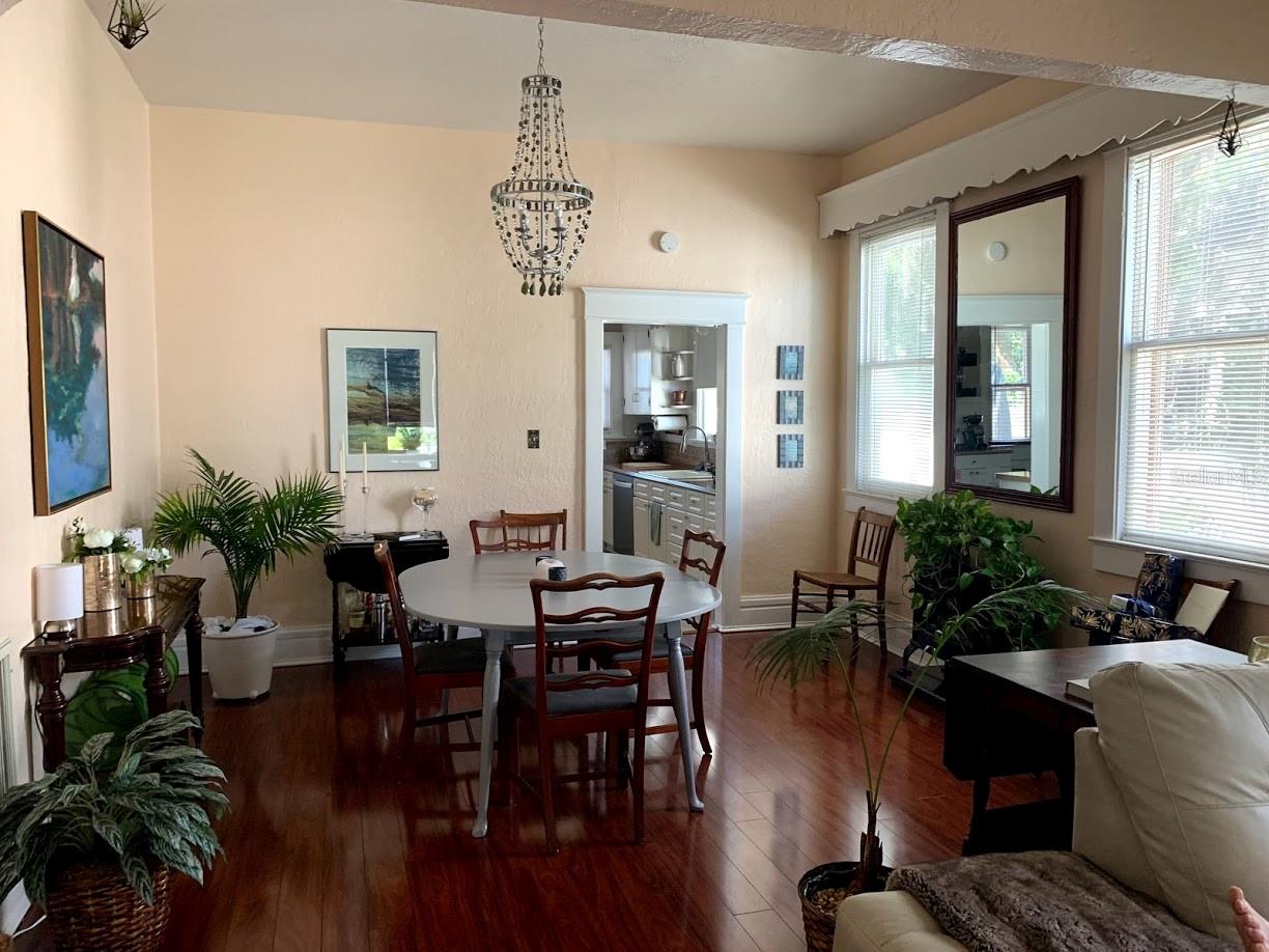 Listing photo id 83 for 1919 North A Street