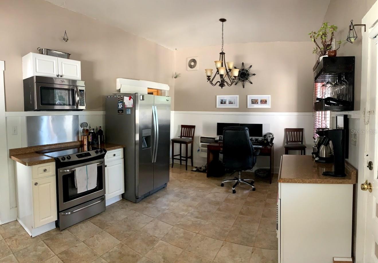 Listing photo id 92 for 1919 North A Street