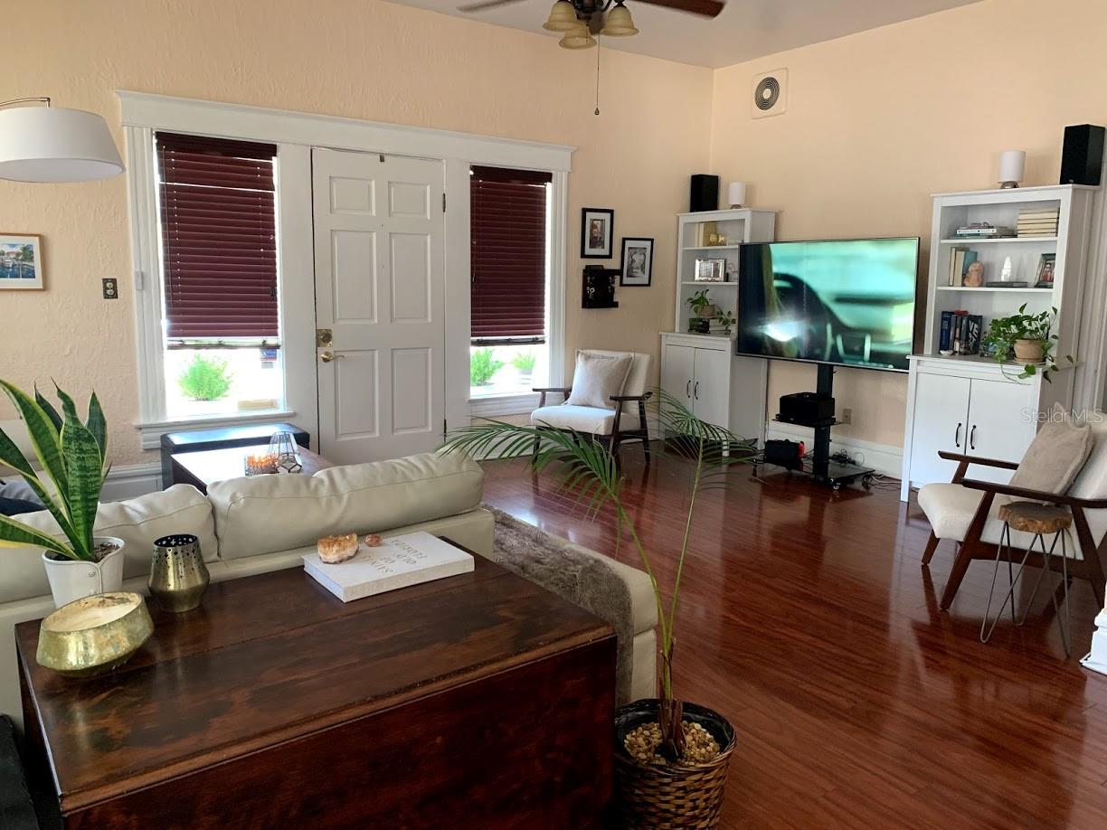 Listing photo id 94 for 1919 North A Street