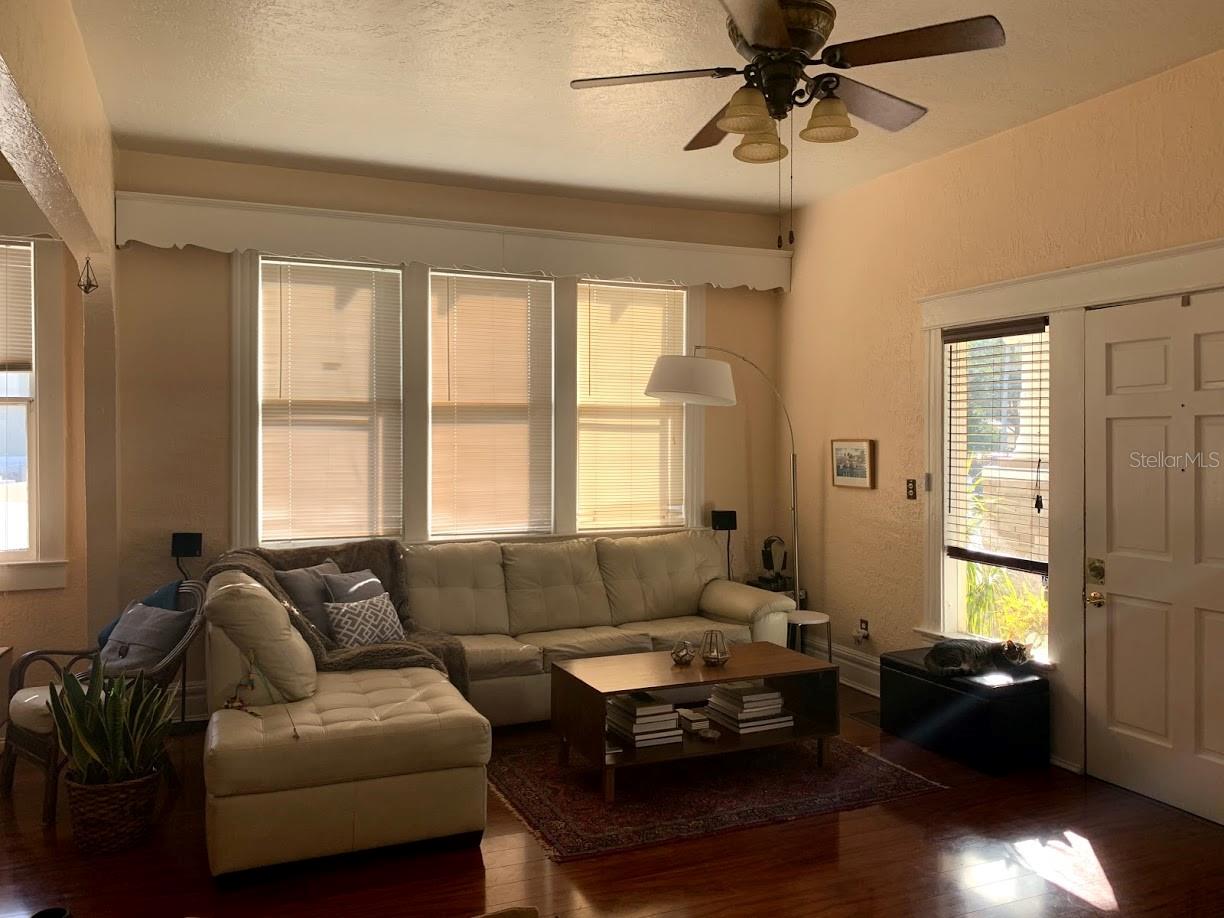 Listing photo id 96 for 1919 North A Street