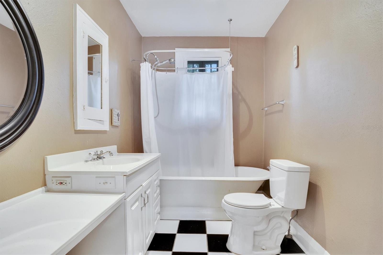 Image 33 of 34 For Address Not Provided