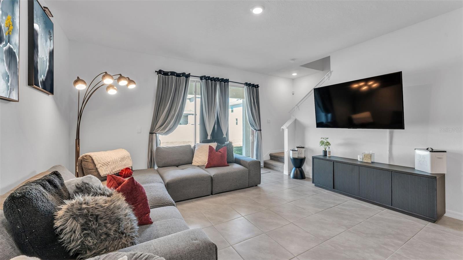 Listing photo id 9 for 3532 White Dandelion Court