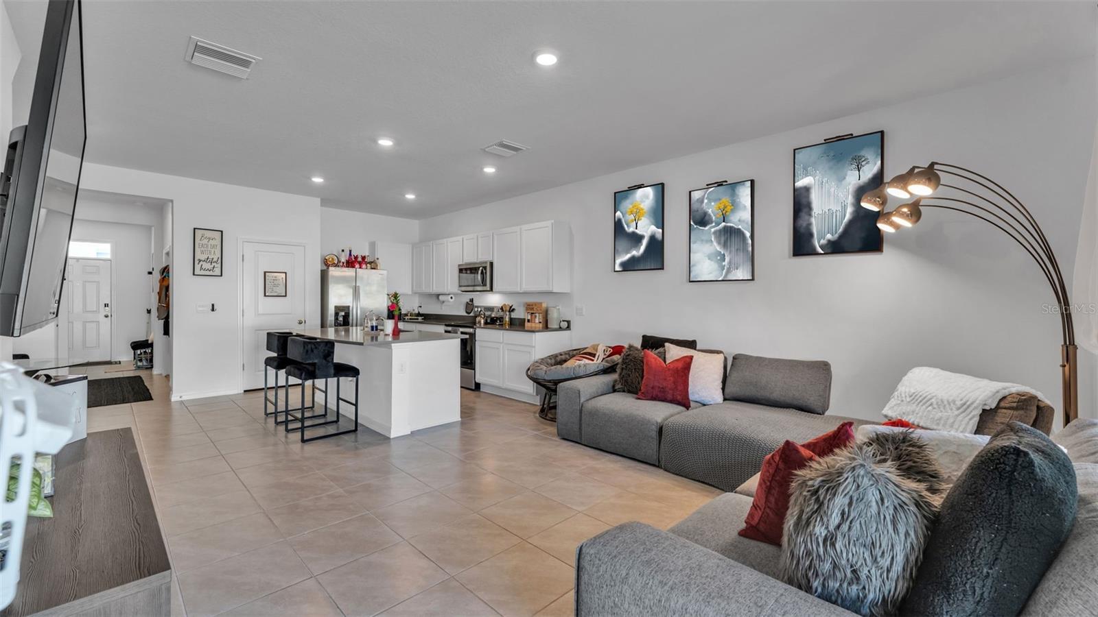 Listing photo id 11 for 3532 White Dandelion Court
