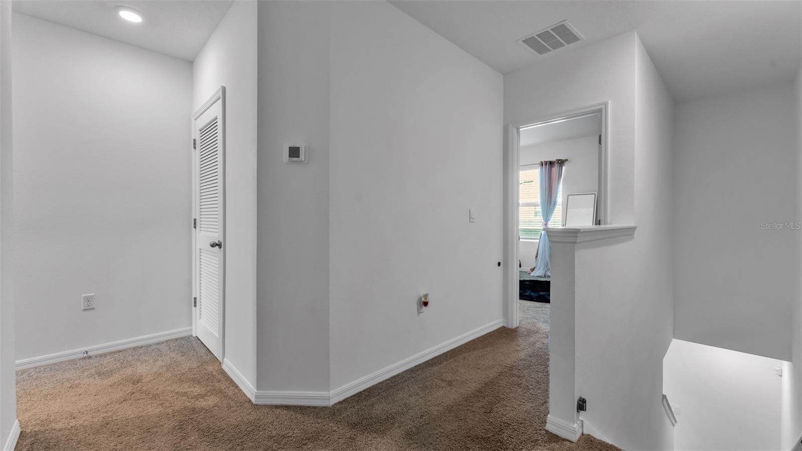 Listing photo id 15 for 3532 White Dandelion Court