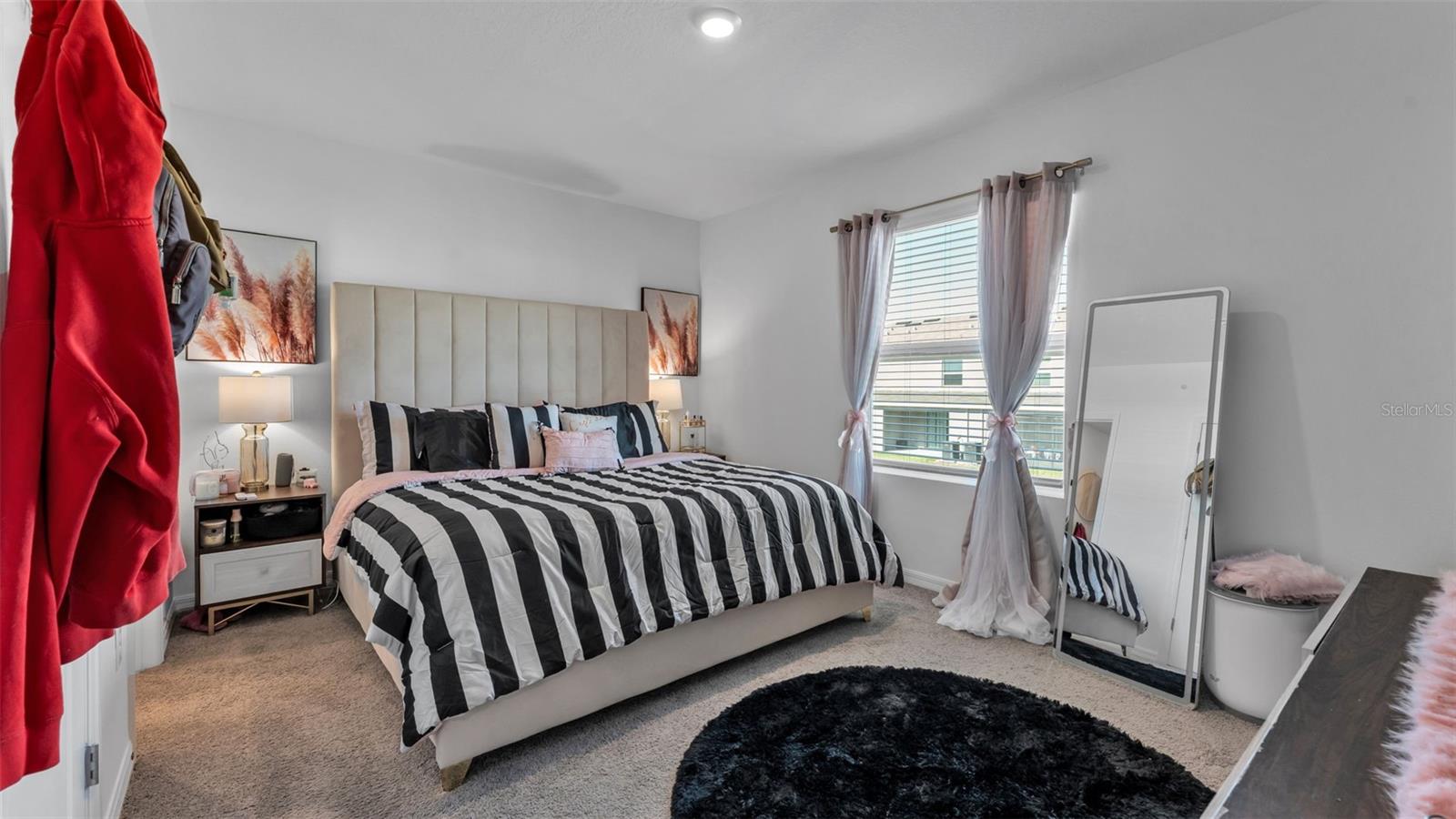 Listing photo id 17 for 3532 White Dandelion Court