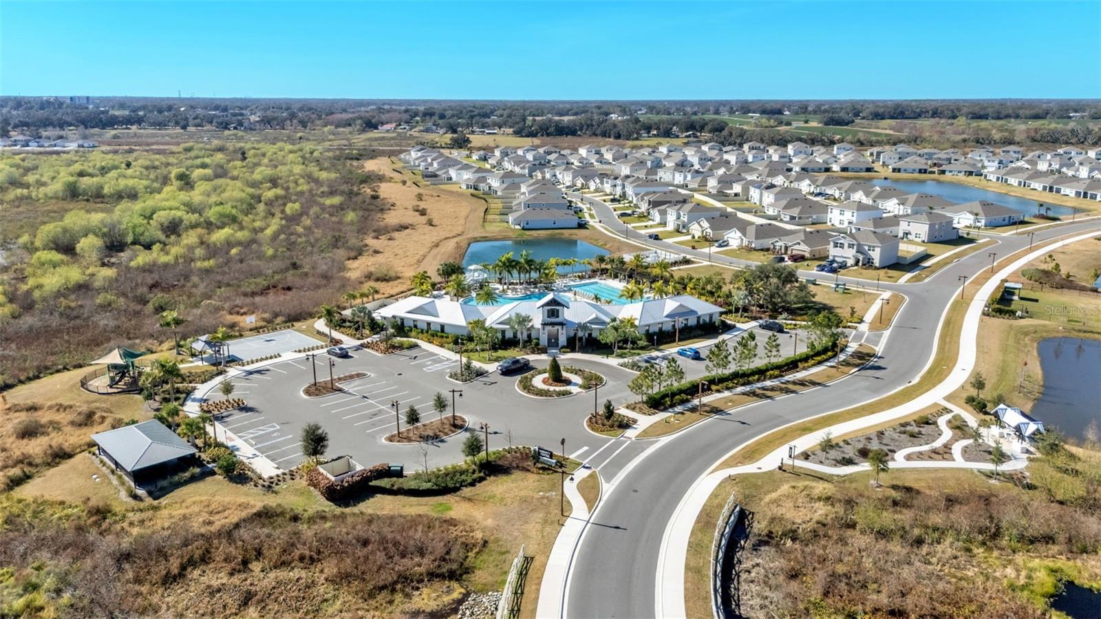 Listing photo id 35 for 3532 White Dandelion Court