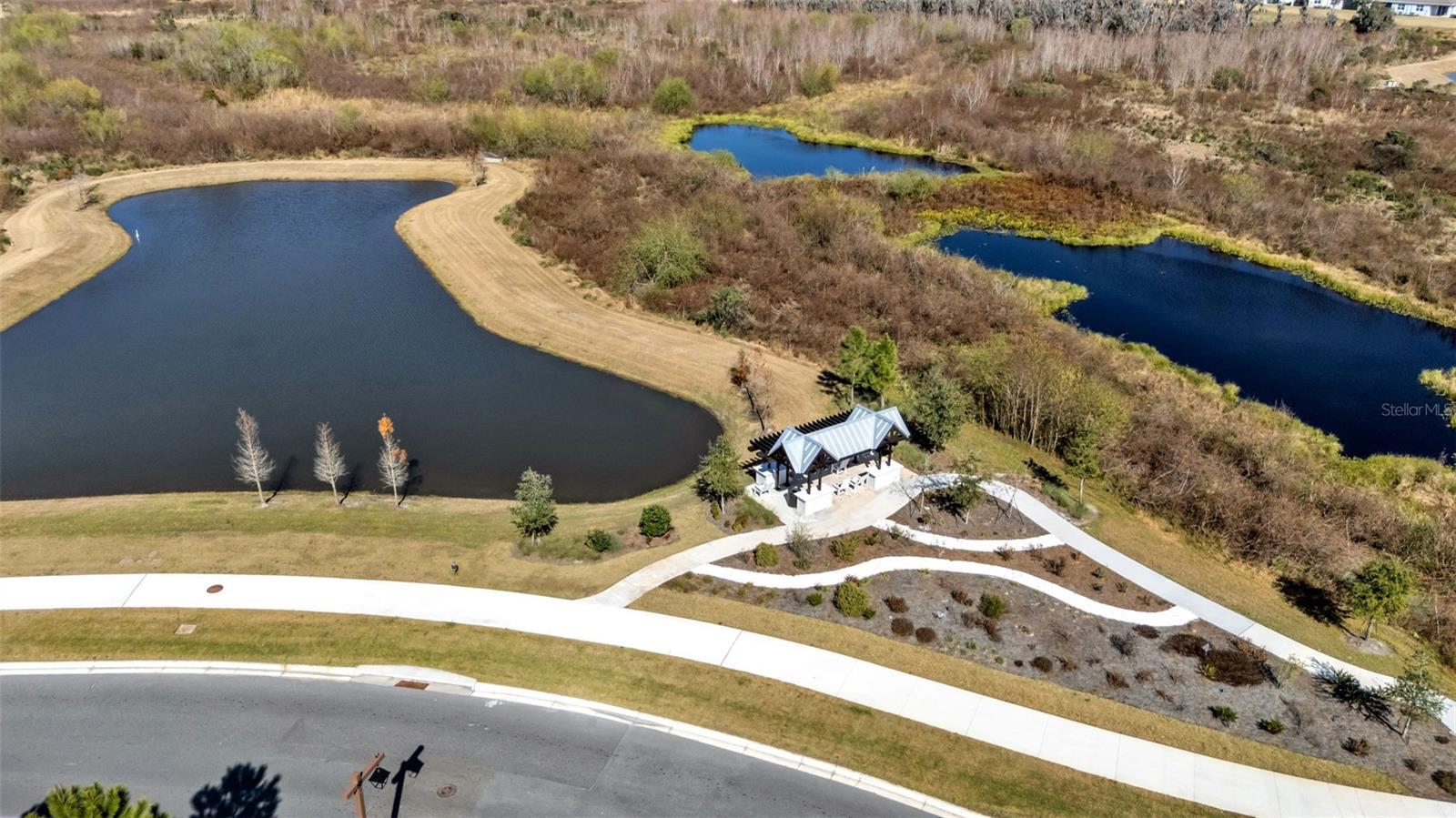 Listing photo id 40 for 3532 White Dandelion Court