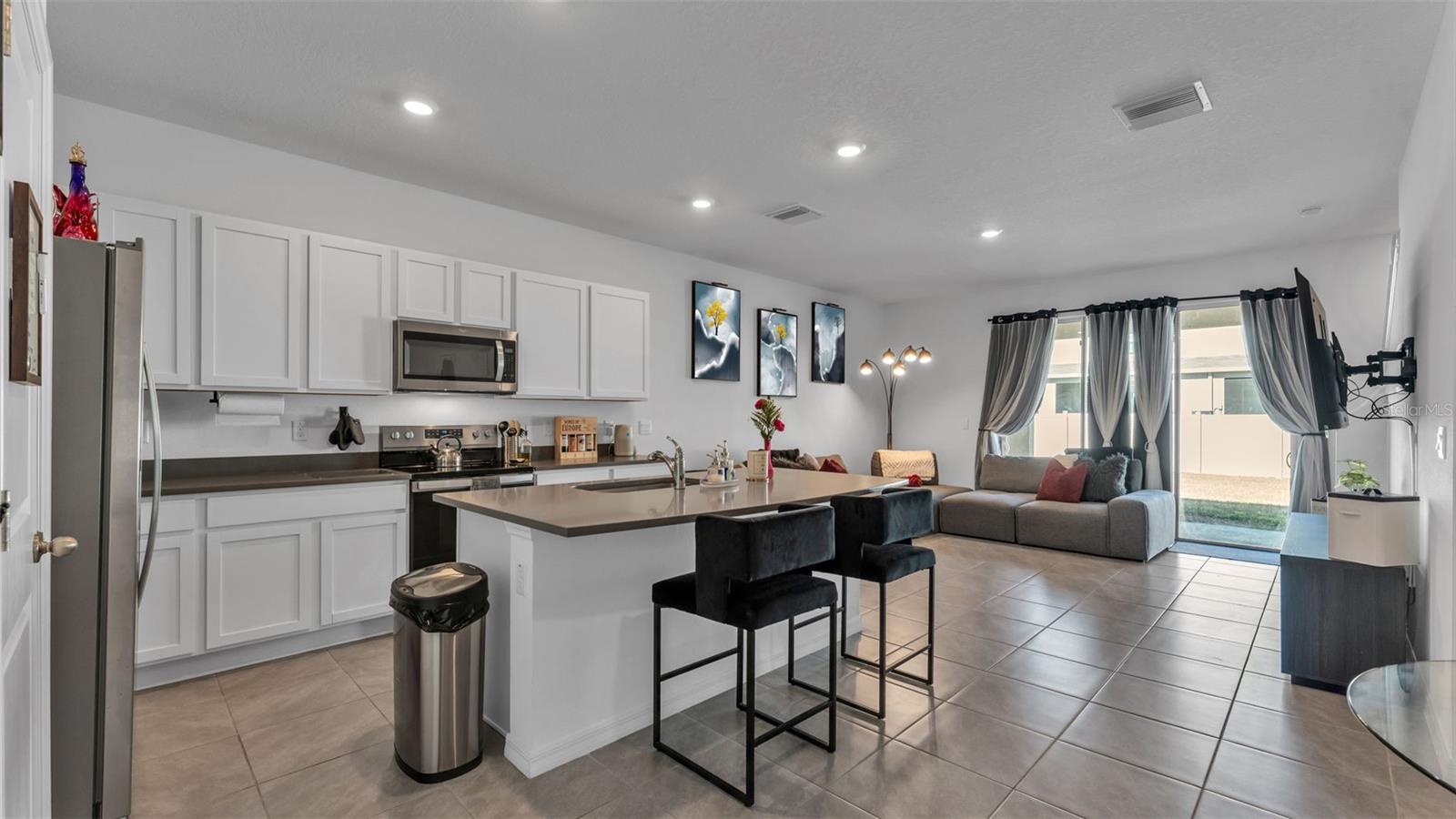 Listing photo id 3 for 3532 White Dandelion Court